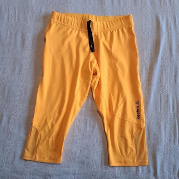 Reebok womens size Medium cropped Play Ice yellow leggings - Picture 1 of 8